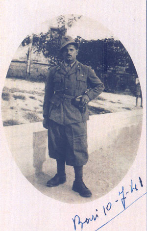 Pierino Gabrieli Pim a Bari, il 10 luglio 1941, di ritorno dalla guerra in Albania – Grecia